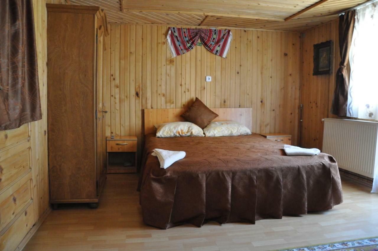 Căsuța de lângă pădure Hotel Moeciu De Sus Exterior foto